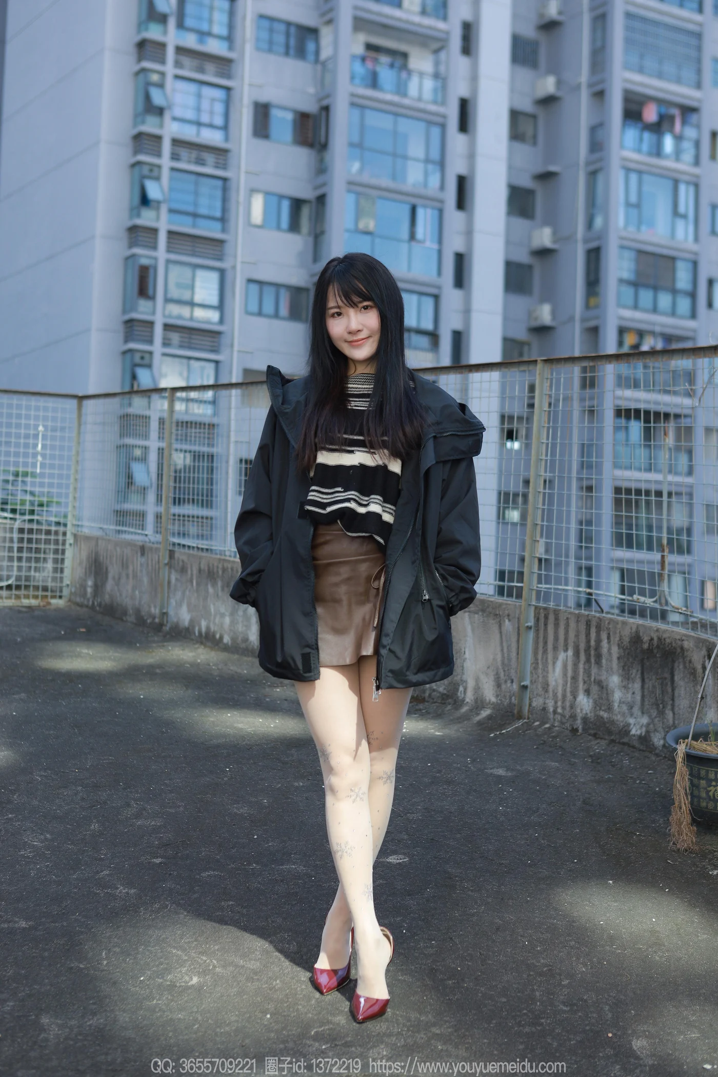 [IESS异思趣向] 丝享家 NO.1605 婉萍《晒晒太阳》