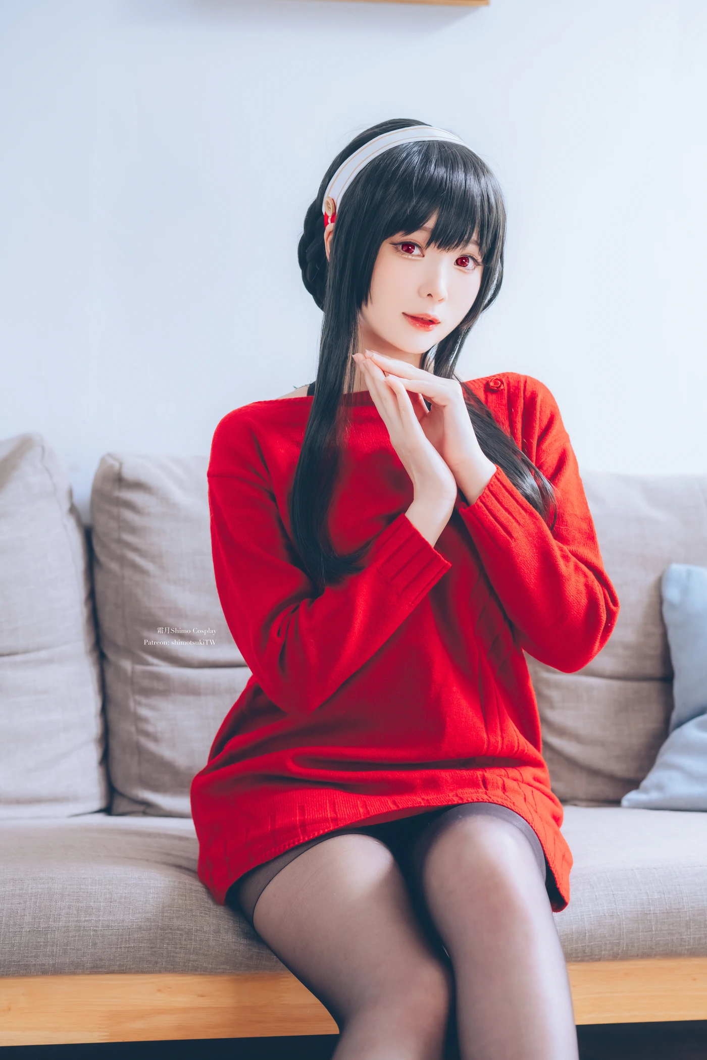 霜月shimo NO.095 Yor Forger Red Sweater