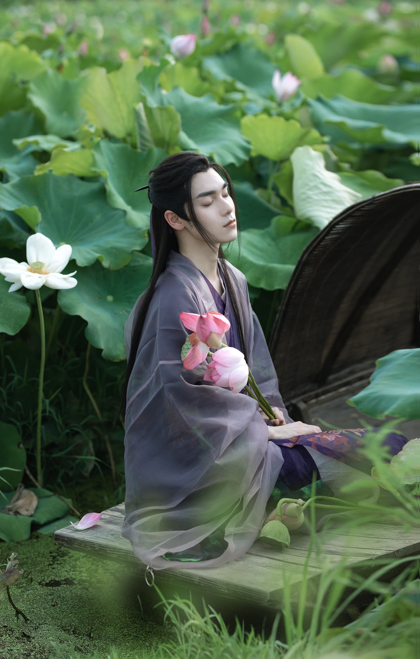 [YITUYU艺图语] 2025.08.15 满身明月看荷花 奈何Ne