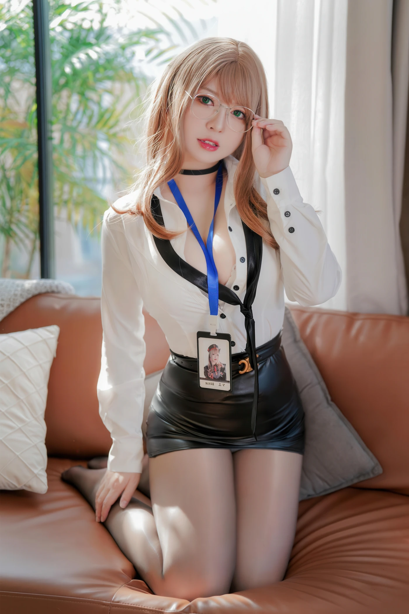 半半子 NO.085 エマ秘書