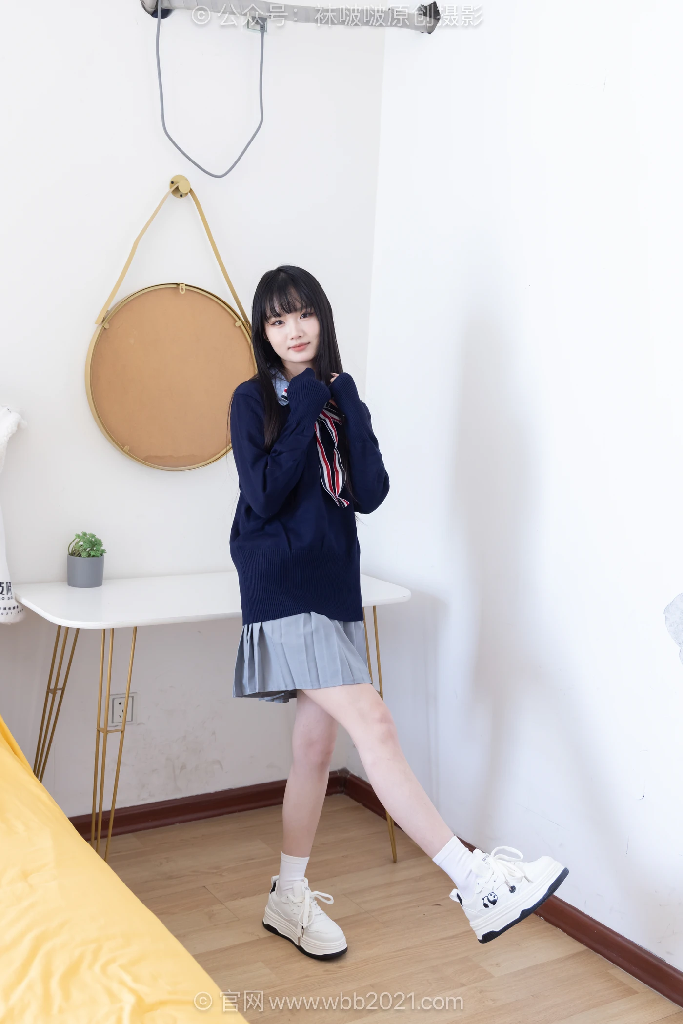 [BoBoSocks袜啵啵] NO.635 甜甜圈-板鞋、白棉袜、裸足、学院风