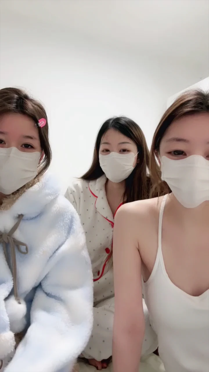 福利姬 NO.363 闺蜜至上 - 三个大学生裸舞